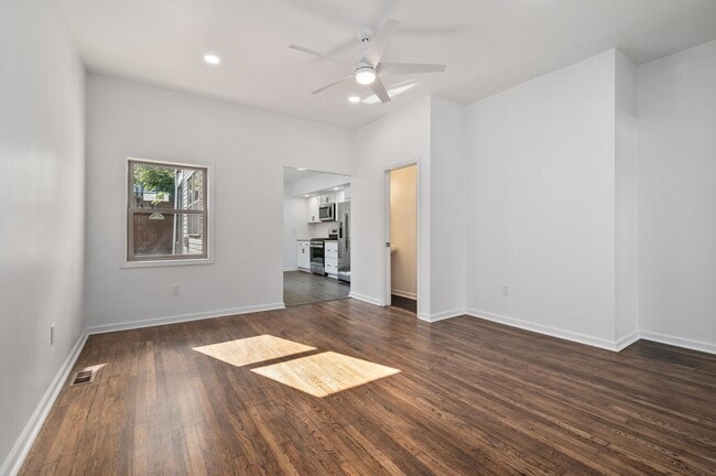 Building Photo - Newly Renovated 5 Bed, 2.5 Bath House in Bloomfield -  Available in May!