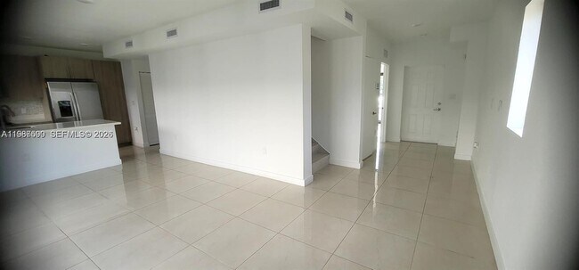 Foto del edificio - 110 NW 11th Ct