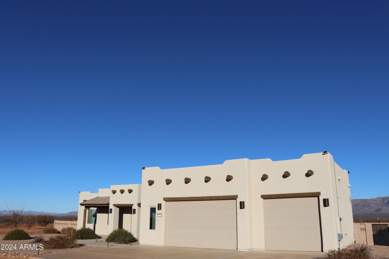 Primary Photo - 6493 S Laus Deo Pl