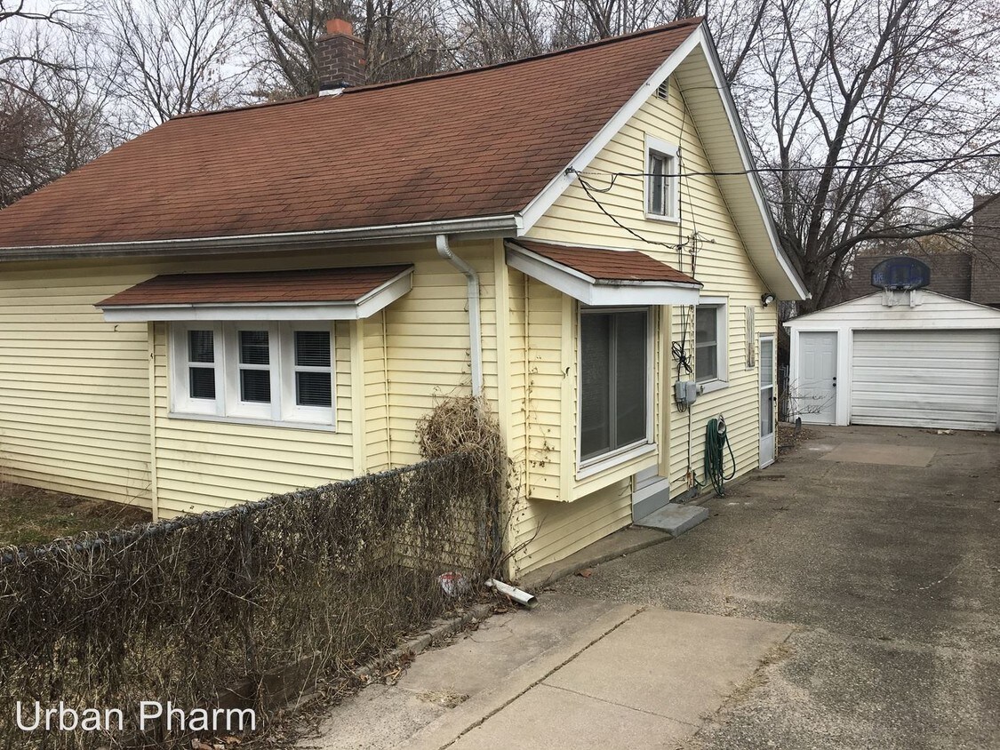 Primary Photo - 1236 Garfield Ave NW