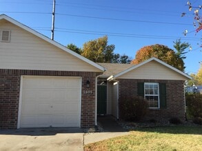 Building Photo - 2909 Russel Ct