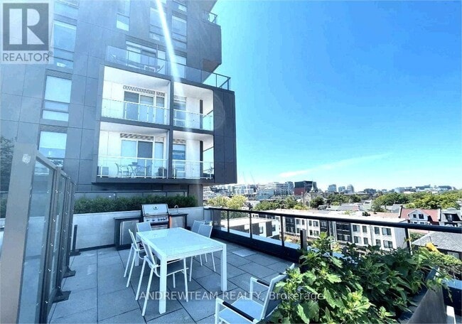 Building Photo - 80 Vanauley St