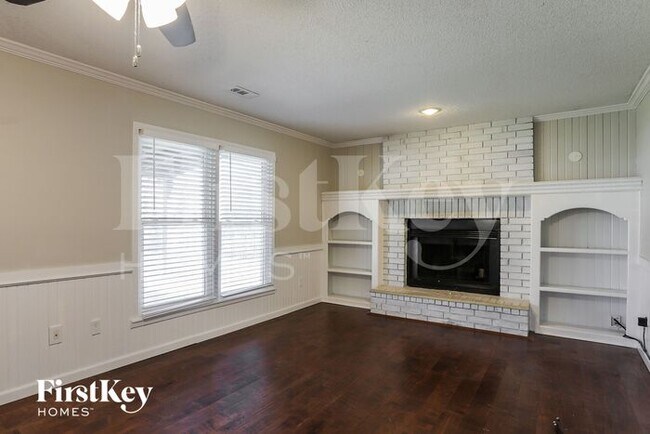 Building Photo - 15600 W 146th St