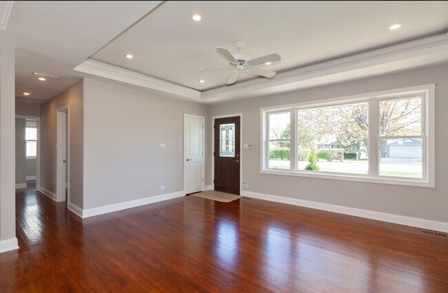 Building Photo - 8108 S 85th Ave