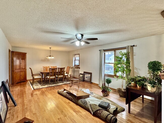 Foto del edificio - 702 W 6th Ave