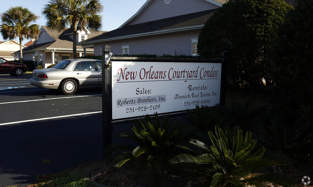Building Photo - New Orleans Courtyard