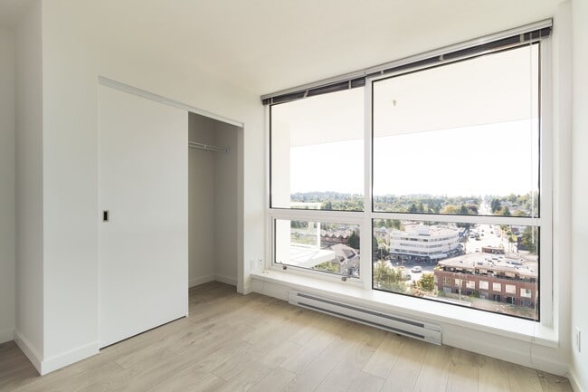 Building Photo - SF - 1102