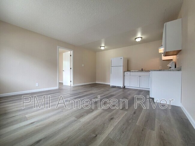 Foto del edificio - 1071 Santiago Ave