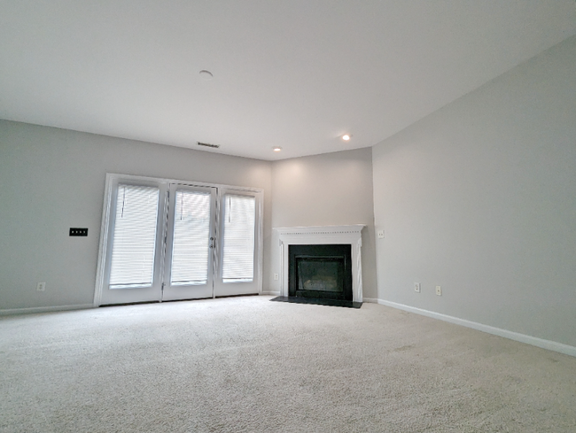 Building Photo - 153 Braeside Ct