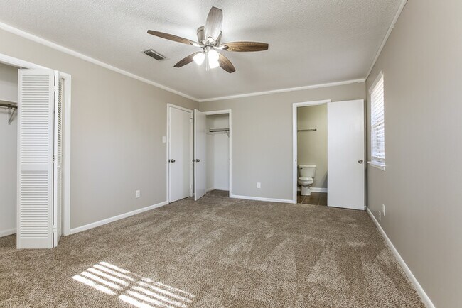Foto del edificio - 22 Single Oaks Dr