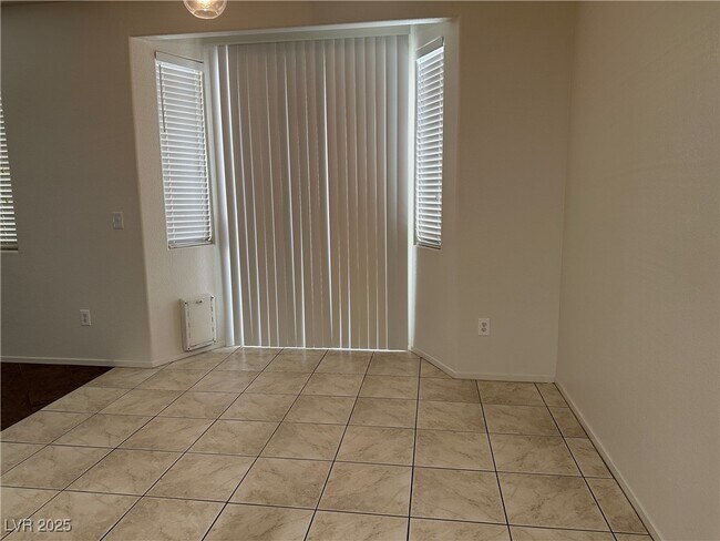 Foto del edificio - 10651 Lunar Crest Ave