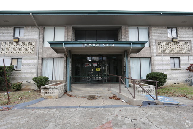 Building Photo - Villa Fortuna Apartments