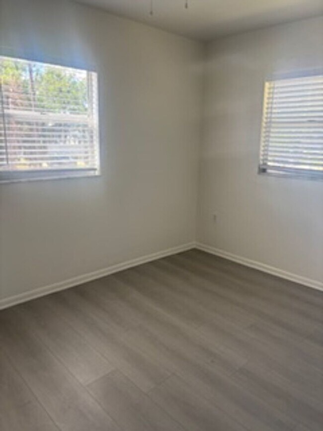 Foto del edificio - 2802 Banza St