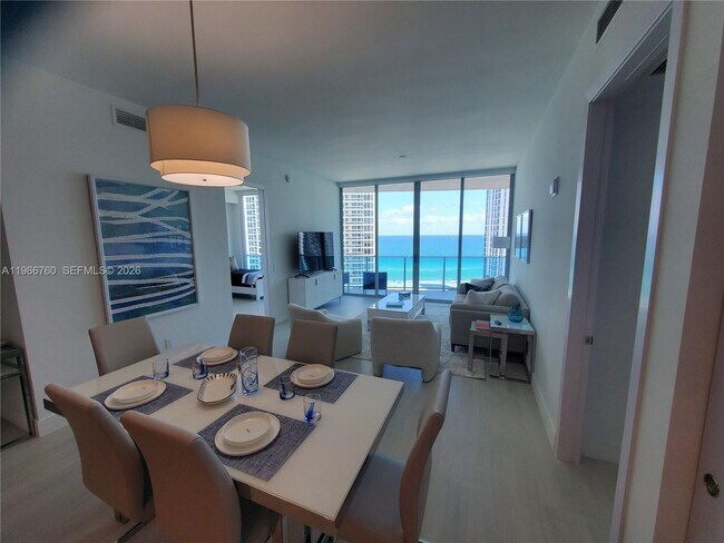 Foto del edificio - 17550 Collins Ave