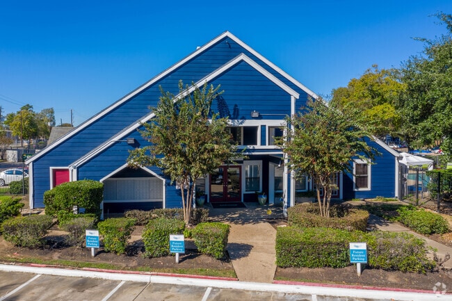 Leasing Office - Raintree