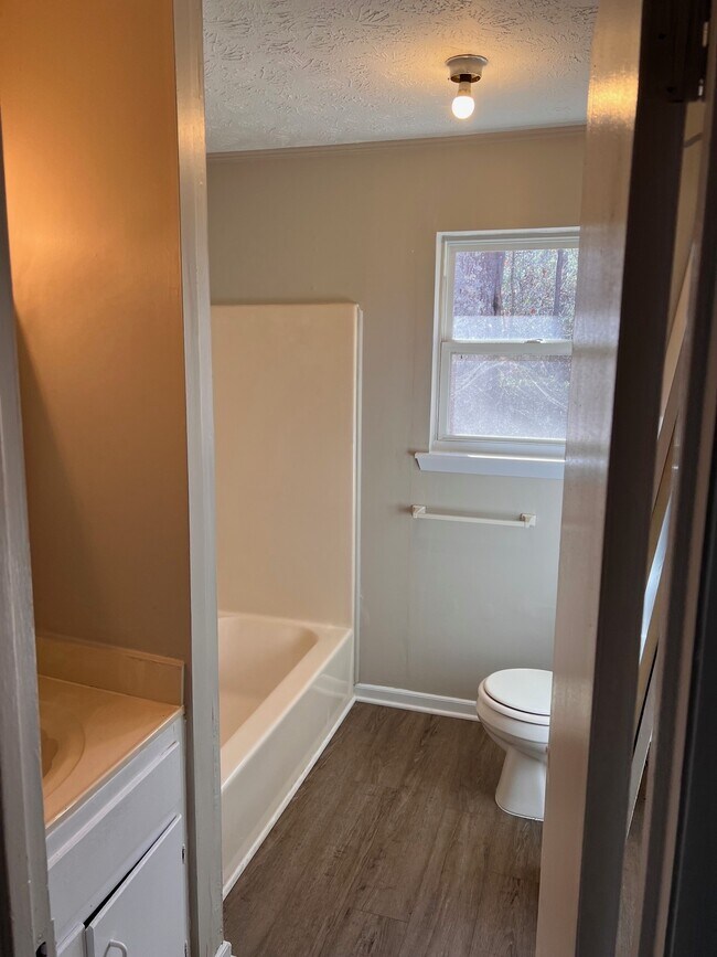Bath - 1131 White Oak Dr