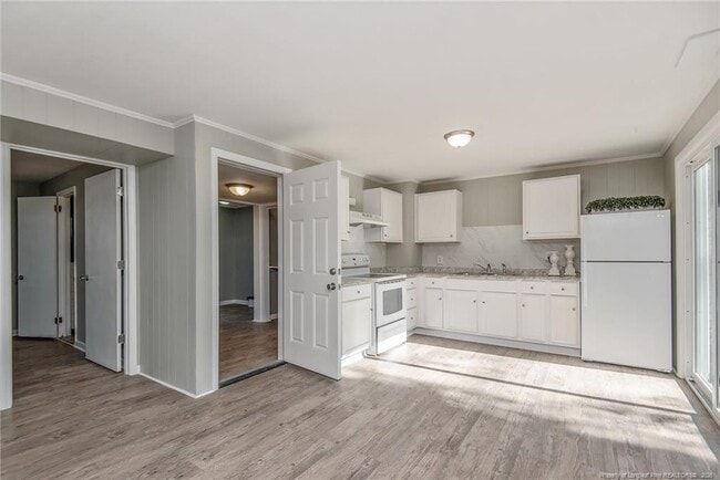 Building Photo - 1401 Briarcliff Dr