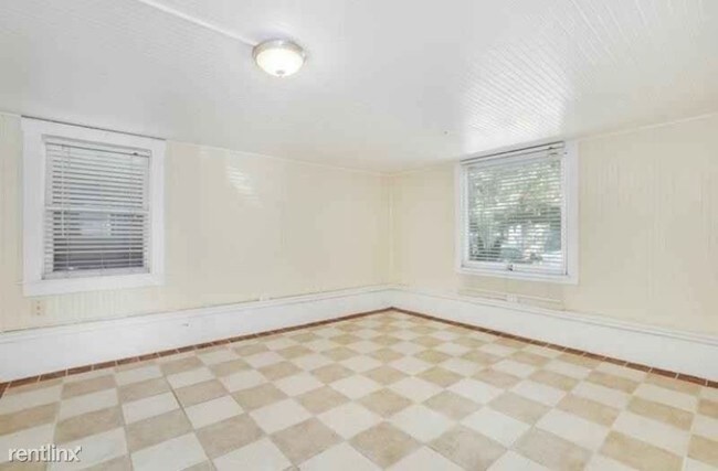 Building Photo - 2 br, 1 bath Apartment - 1910 3rd avenue