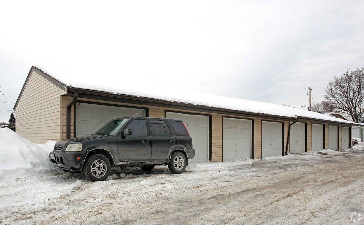 Building Photo - 600 Hoyt Ave