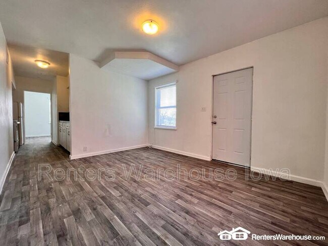 Building Photo - 630 Hillside Ave