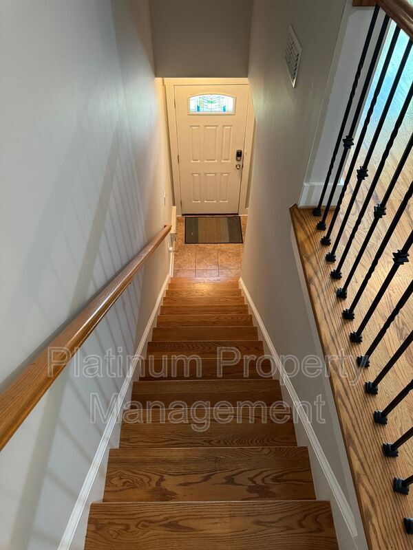Building Photo - 216 Semel Dr