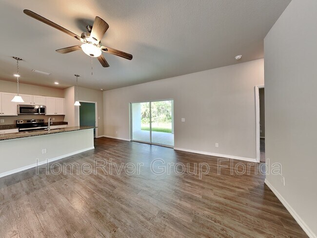 Foto del edificio - 287 Heather St