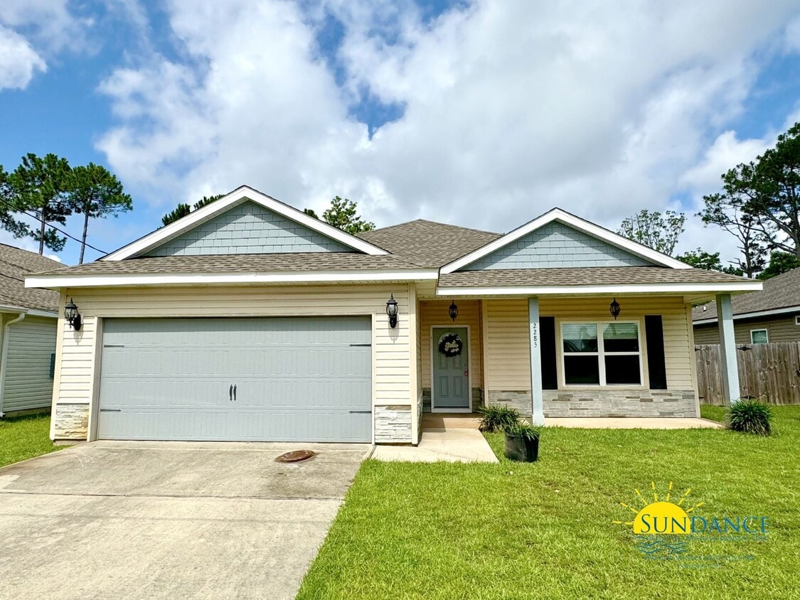 Primary Photo - Beautiful 3 bedroom Home in Navarre!