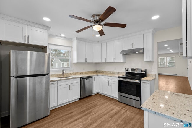 Building Photo - 110 Burwood Ave