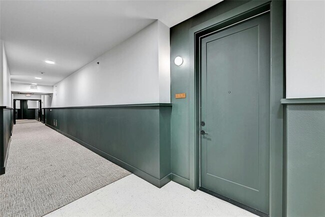 Foto del edificio - 1701 Simond Ave Ave