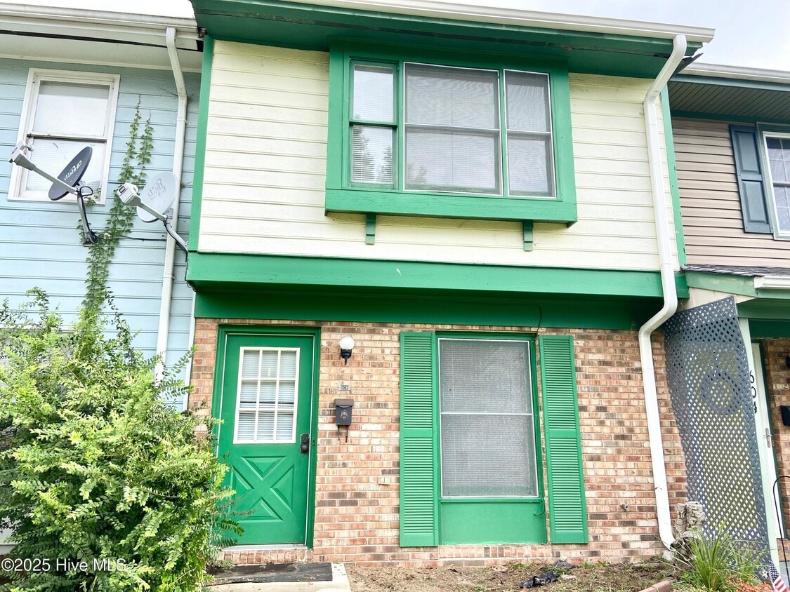 Foto principal - 606 W Church St