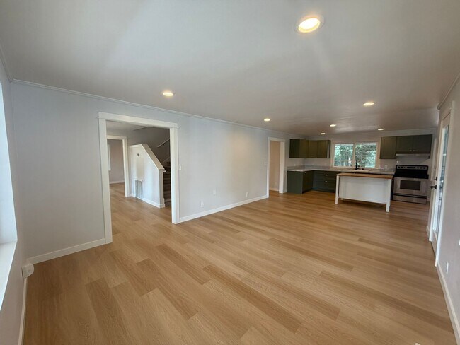 Foto del edificio - Beautiful 4 BR Home on Acreage w/ AC & Sauna - Snohomish