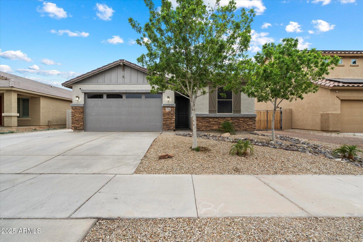 Primary Photo - 17618 W Paraiso Dr