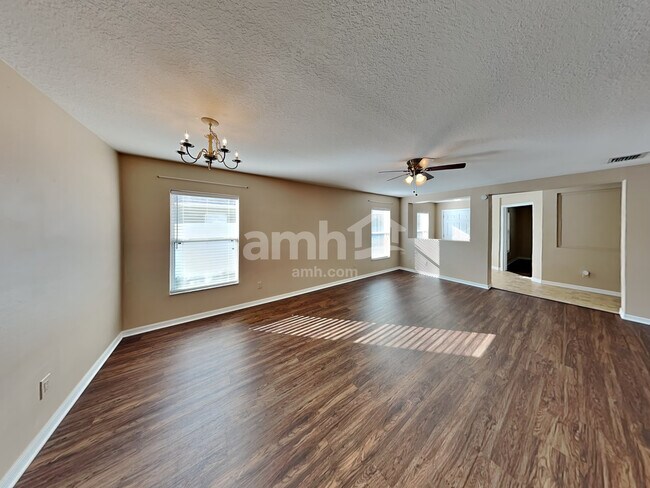 Building Photo - 6608 Waterton Drive