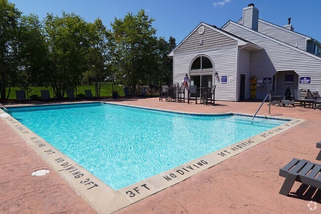 Swimming Pool - Meadowbrook Village