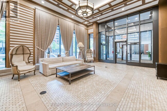 Photo du bâtiment - 800 Lawrence Ave W