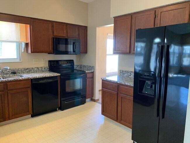Building Photo - 620 Laurel Oak Ct