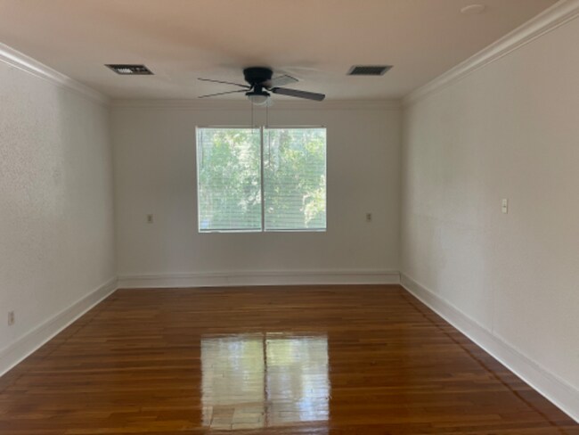 Building Photo - 1412 Dauphin Ln