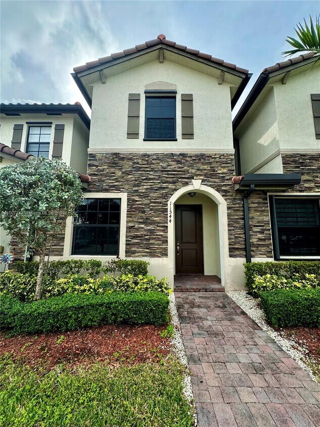 Primary Photo - 11544 SW 250th St