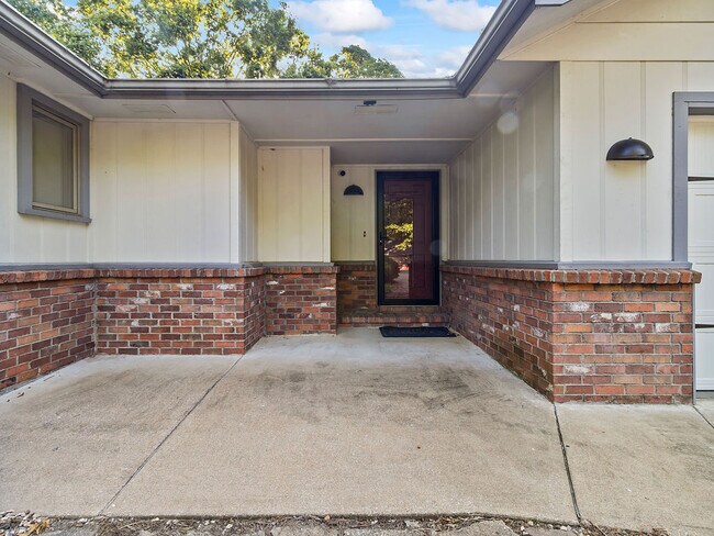 Building Photo - 22 Tavistock Dr