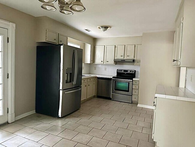 Foto del edificio - 8205 Meadowind Cir