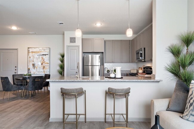 Building Photo - 1101 Halsey Dr