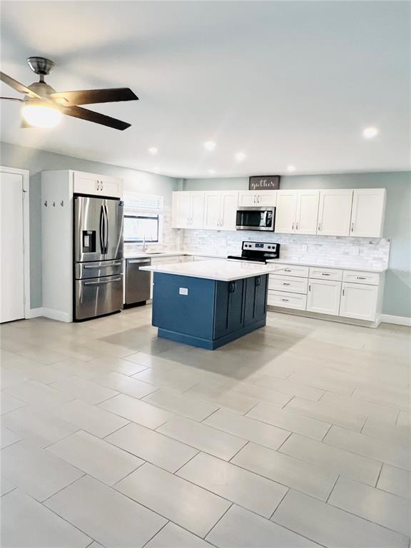 Building Photo - 12500 Capri Cir N