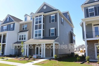 Building Photo - 2909 Great Lawn Rd