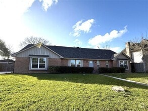 Building Photo - 301 Old Bayou Dr