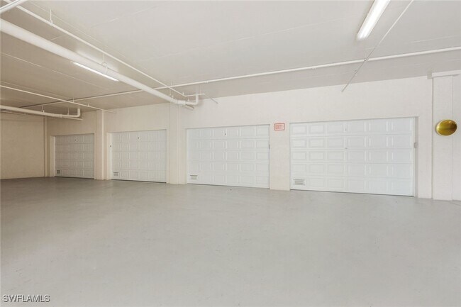 Building Photo - 4801 Island Pond Ct