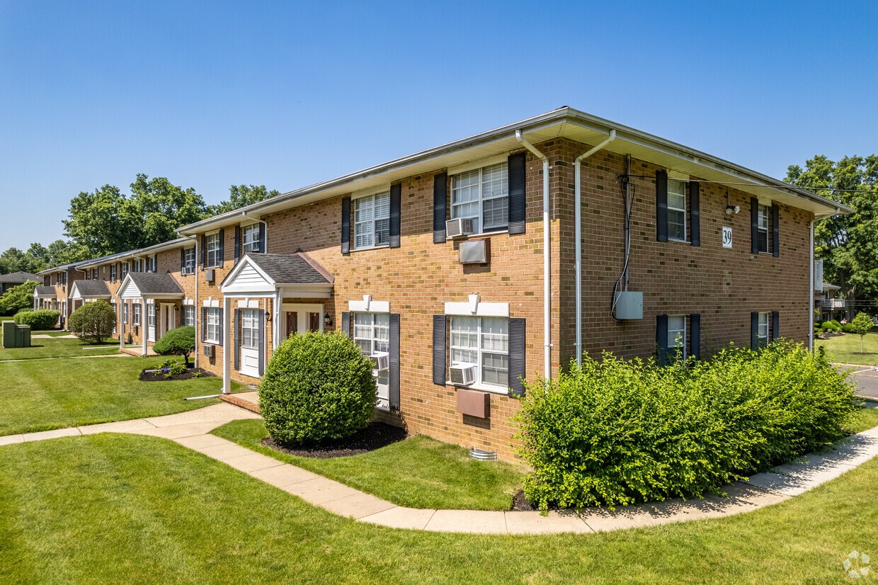 Windsor Regency 43-19 Garden View Ter East Windsor, NJ 08520