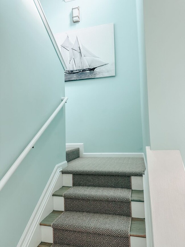Building Photo - Can be furnished or Unfurnished on Daniel ...