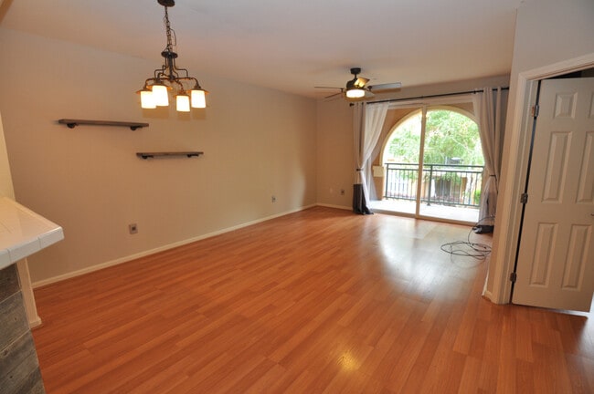 Building Photo - 1390 Saddle Rack St