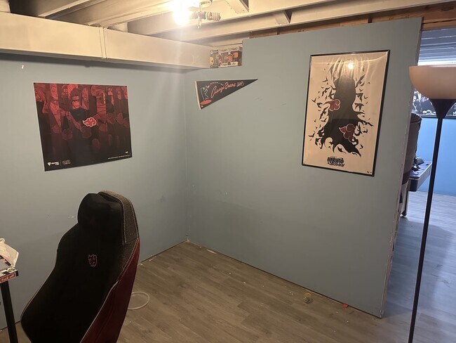 Foto del edificio - 513 N Valerie Ln