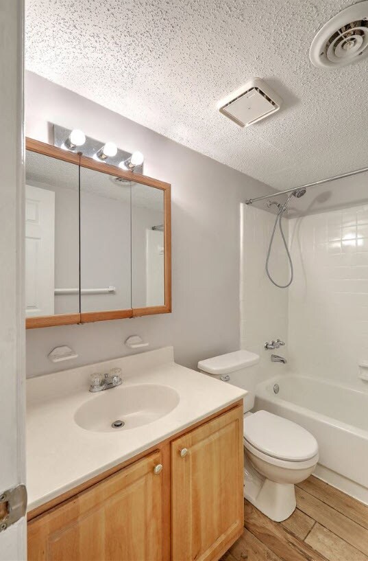 Building Photo - 109 Elmwood Ave